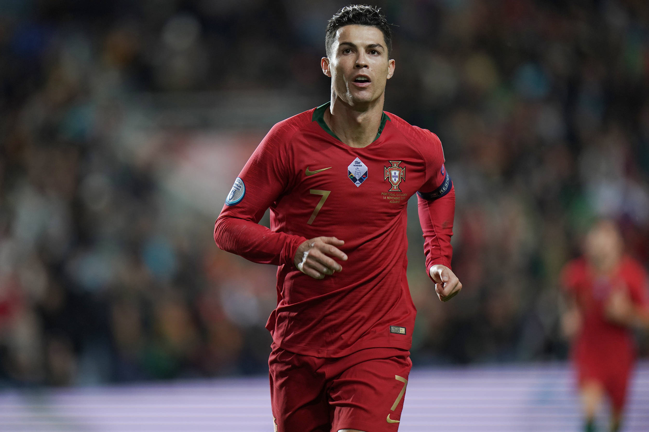 开云-C罗官方宣布爆冷新规，热火引发争议！